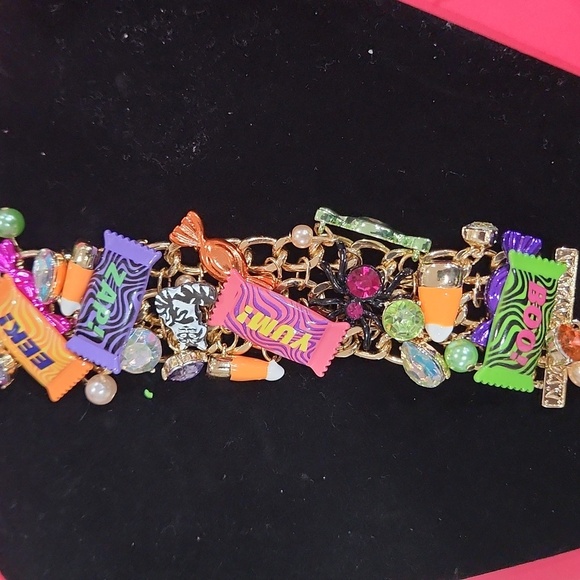 🔹️Betsey Johnson 🔸️glow In Dark Pearl and Stones Candy Statement Line Bracelet - Picture 4 of 5